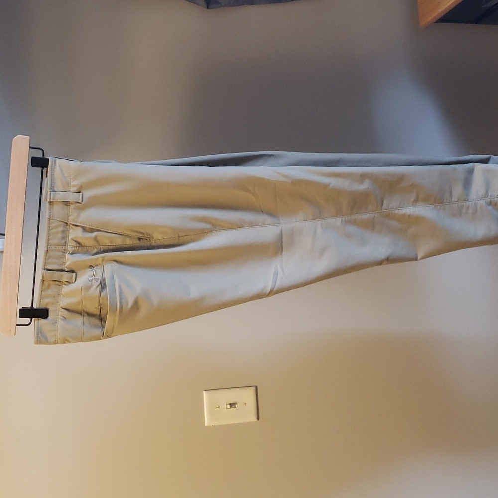 Under Armour Khaki pants